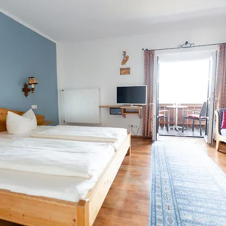 Gastehaus Maria Theresia Garni 3*