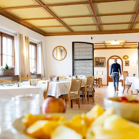 Gastehaus Maria Theresia Garni Hotel Schliersee